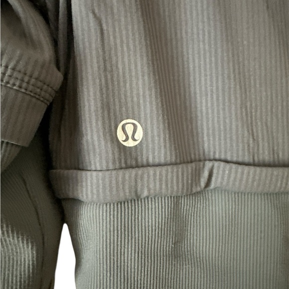LULULEMON Women's Gray Hooded Jacket size 10 - Picture 2 of 6